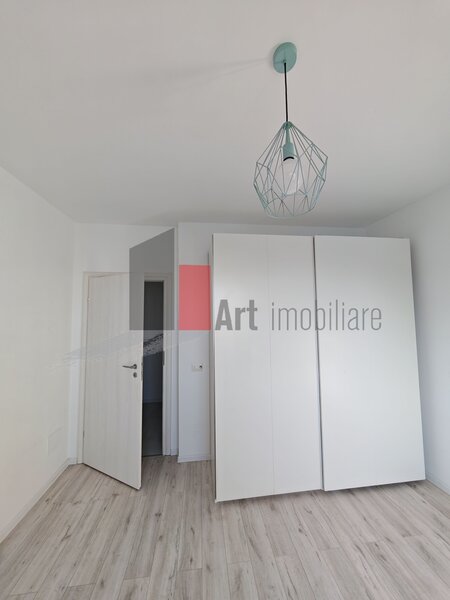 Pacii Apartament cu doua camere de vanzare - cu centrala-mobilat si utilat